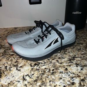 Altra Escalante 2.5 Women Size 8.5 Gray
